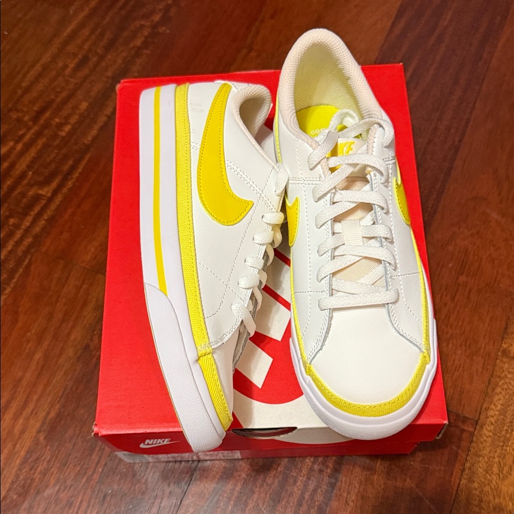 Nike Court Legacy NEW